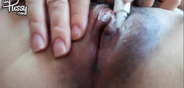  Extreme closeup masturbation using vibrator